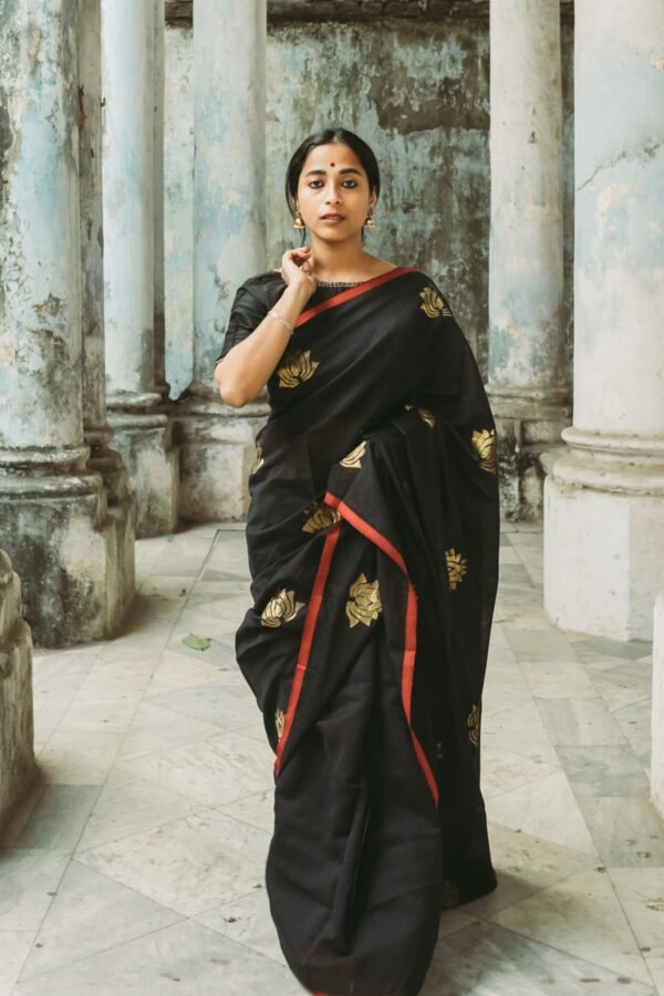 Mrinalini – Black