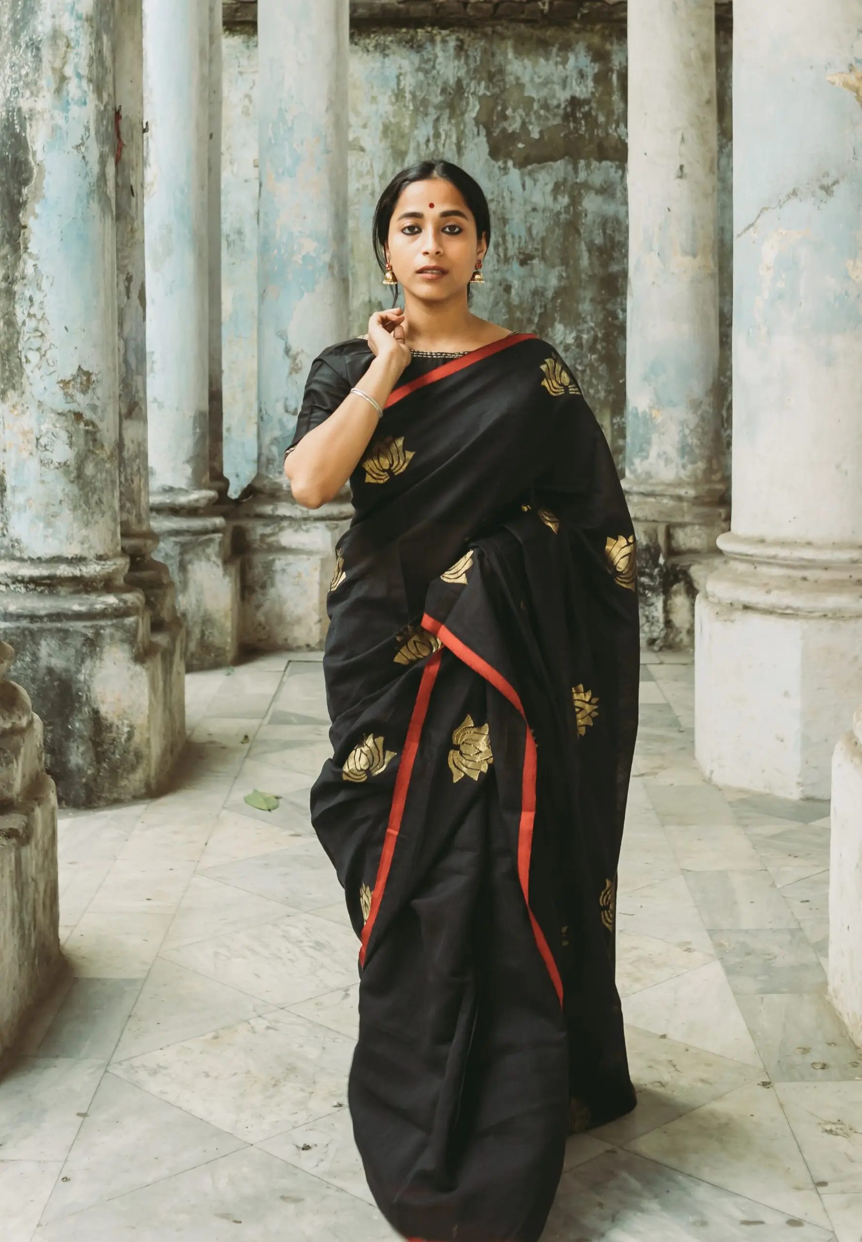 Mrinalini – Black