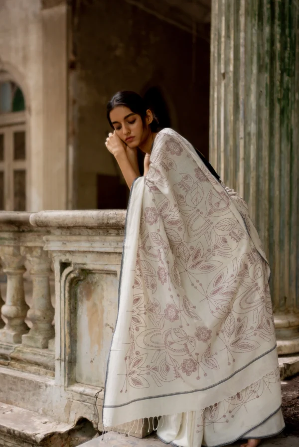 Akriti - White